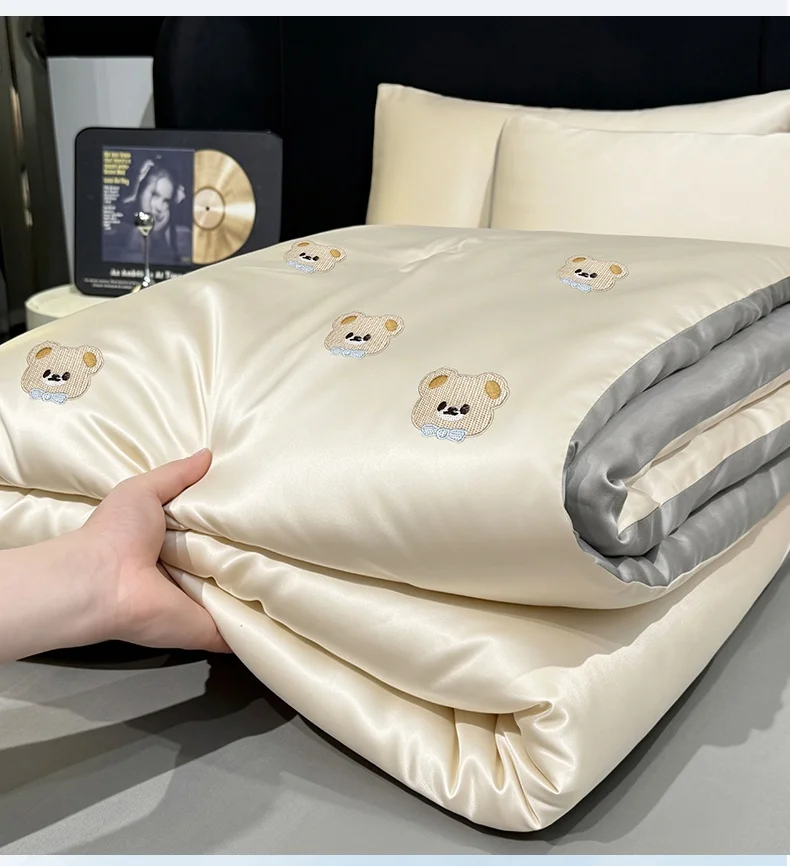 Cool Embroidered Summer Quilt Satin Quilt Core Skin-friendly Silky Smooth Summer Quilt Ice Silk Comforter Ice Silk Cooling