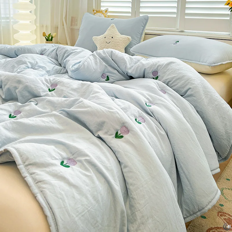 Summer New Tulip Embroidered Summer Quilt Household Solid Color Air Conditioner Quilt, No Pillowcase