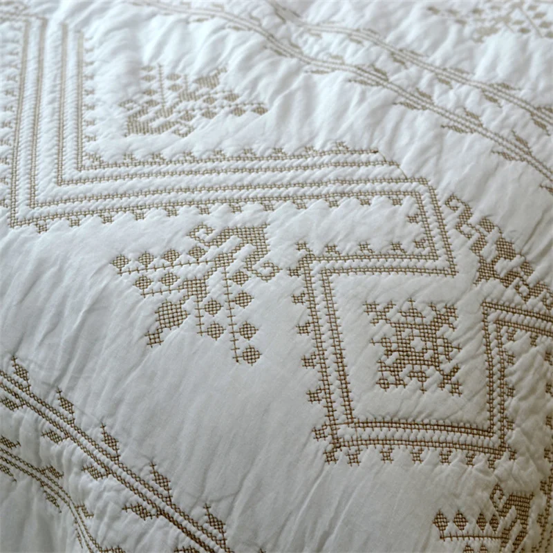Embroidered Cotton Quilt Bed Cover Quilted Bedspread on the Bed Linen Blanket Nordic Coverlet Padding Comforter Mattress Topper